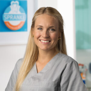 Caroline TantzenZahnärztin